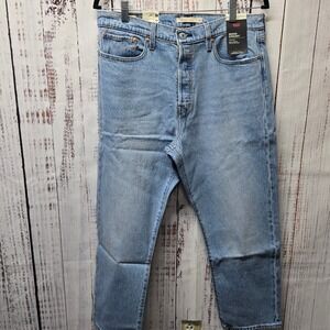 Levis Wedgie Straight Jeans Premium High Rise Light Wash Size 32x26 NWT Women
